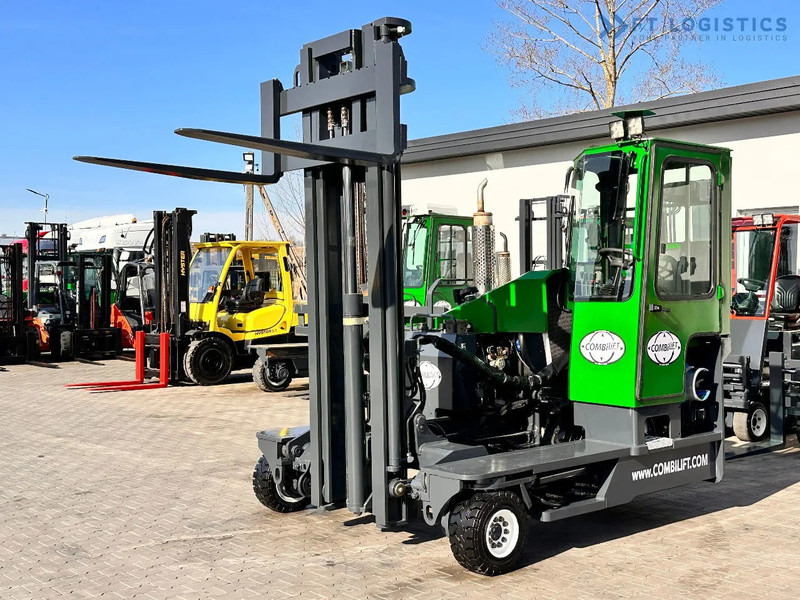 Combilift C4000 / LPG / DUPLEX / 4500MM / FREE LIFT / LIKE NEW C4000 / LPG / DUPLEX / 4500MM / FREE LIFT / LIKE NEW - Chariot multidirectionnel: photos 1 Combilift C4000 / LPG / DUPLEX / 4500MM / FREE LIFT / LIKE NEW C4000 / LPG / DUPLEX / 4500MM / FREE LIFT / LIKE NEW - Chariot multidirectionnel: photos 1