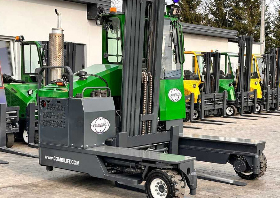Combilift C4500 / LPG / UDT / TRIPLEX / 5500MM / FREE LIFT / FORK POSITIONER / LIKE NEW - Chariot multidirectionnel: photos 5 Combilift C4500 / LPG / UDT / TRIPLEX / 5500MM / FREE LIFT / FORK POSITIONER / LIKE NEW - Chariot multidirectionnel: photos 5