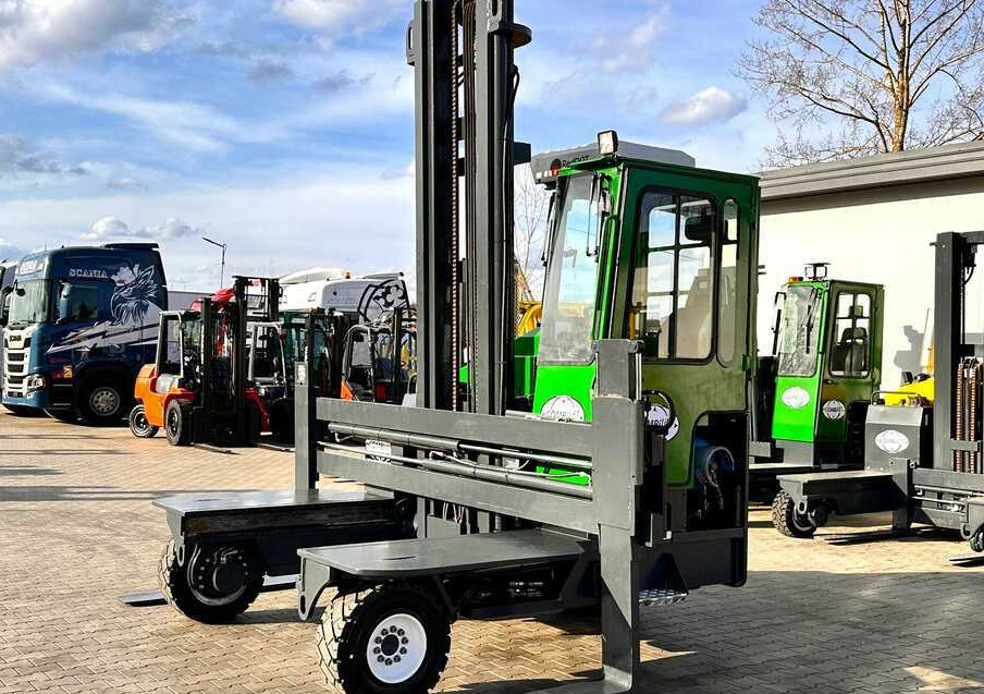 Combilift C5000XL / LPG / AIR CONDITIONING / WIDE POSITIONER / DUPLEX MAST / ADJUSTABLE FORKS / NEW TIRES / EXCELLENT CONDITION! - Chariot multidirectionnel: photos 3 Combilift C5000XL / LPG / AIR CONDITIONING / WIDE POSITIONER / DUPLEX MAST / ADJUSTABLE FORKS / NEW TIRES / EXCELLENT CONDITION! - Chariot multidirectionnel: photos 3