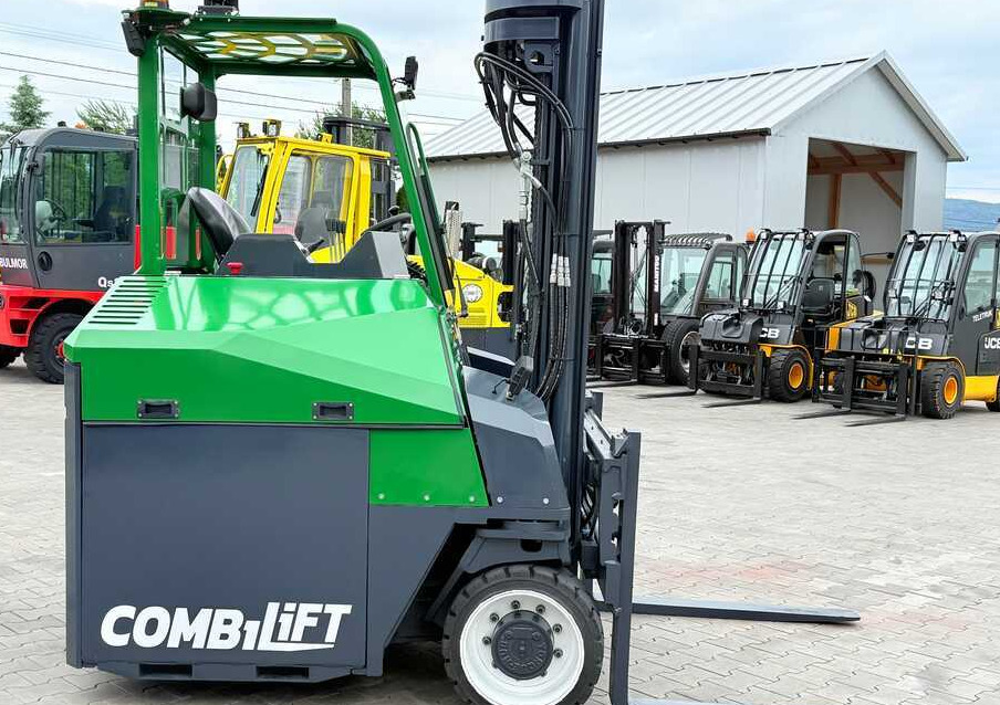 Combilift CBE4000 / TRIPLEX / 5200 / FREE-LIFT - Chariot multidirectionnel: photos 3 Combilift CBE4000 / TRIPLEX / 5200 / FREE-LIFT - Chariot multidirectionnel: photos 3