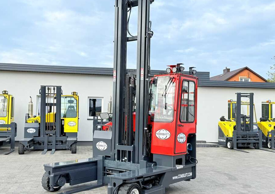 Combilift COMBILIFT C4000 – TRIPLEX 9300 mm – Year 2017 – GAS – FREE LIFT – FORK SIDE SHIFT – CONDITION 5/5 - Chariot multidirectionnel: photos 1 Combilift COMBILIFT C4000 – TRIPLEX 9300 mm – Year 2017 – GAS – FREE LIFT – FORK SIDE SHIFT – CONDITION 5/5 - Chariot multidirectionnel: photos 1