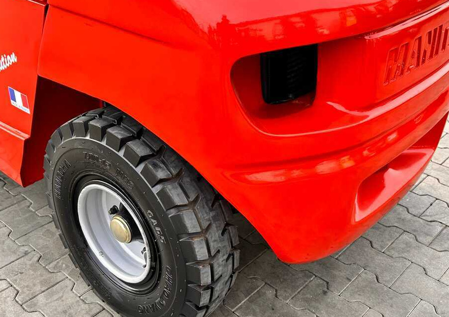 Manitou MSI30 / DIESEL / DUPLEX / 3400MM / CABIN / FORK POSITIONER / SIDE SHIFT / LIKE NEW - Chariot tout terrain: photos 5 Manitou MSI30 / DIESEL / DUPLEX / 3400MM / CABIN / FORK POSITIONER / SIDE SHIFT / LIKE NEW - Chariot tout terrain: photos 5