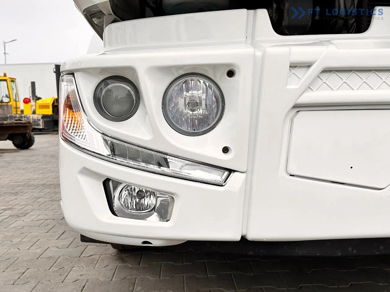 Renault Midlum 250 Renault D 250 / AUTOMATIC / 4X2 / 18 PALLETS / TAIL LIFT / SIDE BOARDS / curtainsider truck - Camion à rideaux coulissants: photos 4 Renault Midlum 250 Renault D 250 / AUTOMATIC / 4X2 / 18 PALLETS / TAIL LIFT / SIDE BOARDS / curtainsider truck - Camion à rideaux coulissants: photos 4