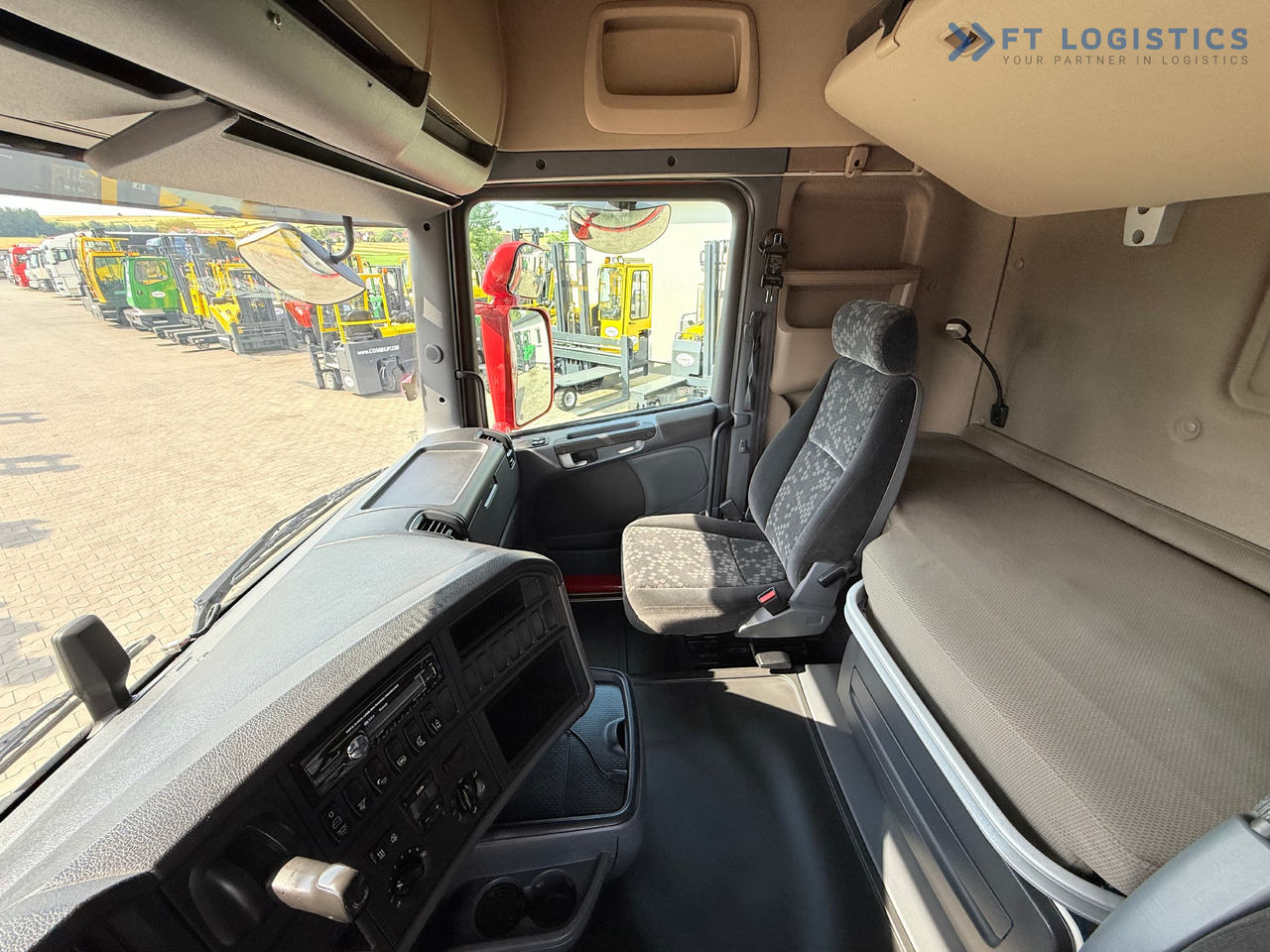 Tracteur routier SCANIA R450 / LOW-DECK / RETARDER / 1200L FUEL TANKS / TWO BEDS / 80% TYRES / FRIDGE / PARKING AIR CONDITIONING / WEBASTO / EXCELLENT CONDITION: photos 30