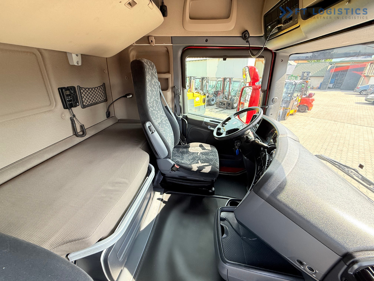 Tracteur routier SCANIA R450 / LOW-DECK / RETARDER / 1200L FUEL TANKS / TWO BEDS / 80% TYRES / FRIDGE / PARKING AIR CONDITIONING / WEBASTO / EXCELLENT CONDITION: photos 41