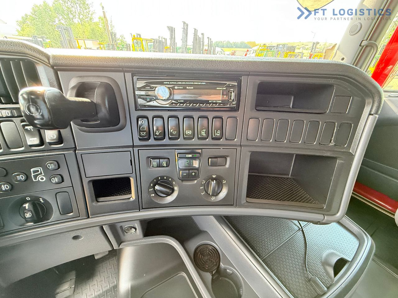 Tracteur routier SCANIA R450 / LOW-DECK / RETARDER / 1200L FUEL TANKS / TWO BEDS / 80% TYRES / FRIDGE / PARKING AIR CONDITIONING / WEBASTO / EXCELLENT CONDITION: photos 32