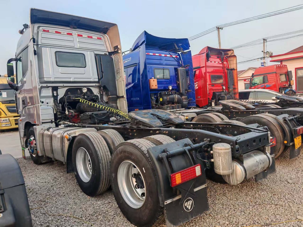 AUMAN 560HP - Semi-remorque benne: photos 3 AUMAN 560HP - Semi-remorque benne: photos 3