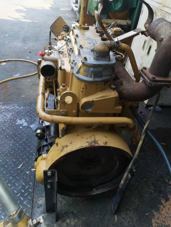 CATERPILLAR 3024C - Moteur pour Bulldozer: photos 2 CATERPILLAR 3024C - Moteur pour Bulldozer: photos 2