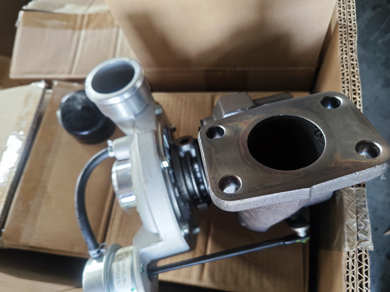 CATERPILLAR 482-0233 - Turbocompresseur pour Pelle: photos 4 CATERPILLAR 482-0233 - Turbocompresseur pour Pelle: photos 4