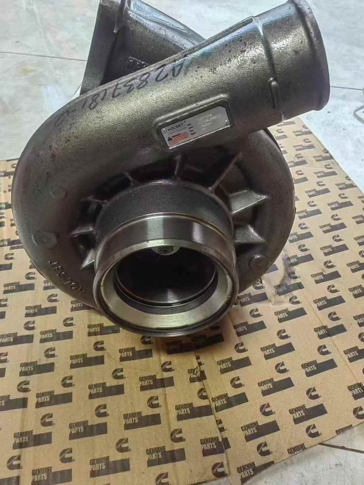 CUMMINS 2881769 - Turbocompresseur pour Pelle: photos 5 CUMMINS 2881769 - Turbocompresseur pour Pelle: photos 5