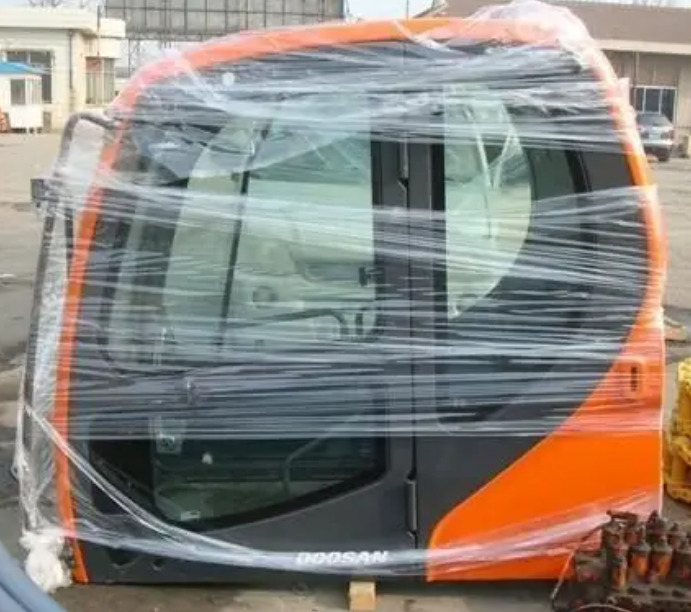 DOOSAN DX225 - Cabine pour Pelle: photos 4 DOOSAN DX225 - Cabine pour Pelle: photos 4
