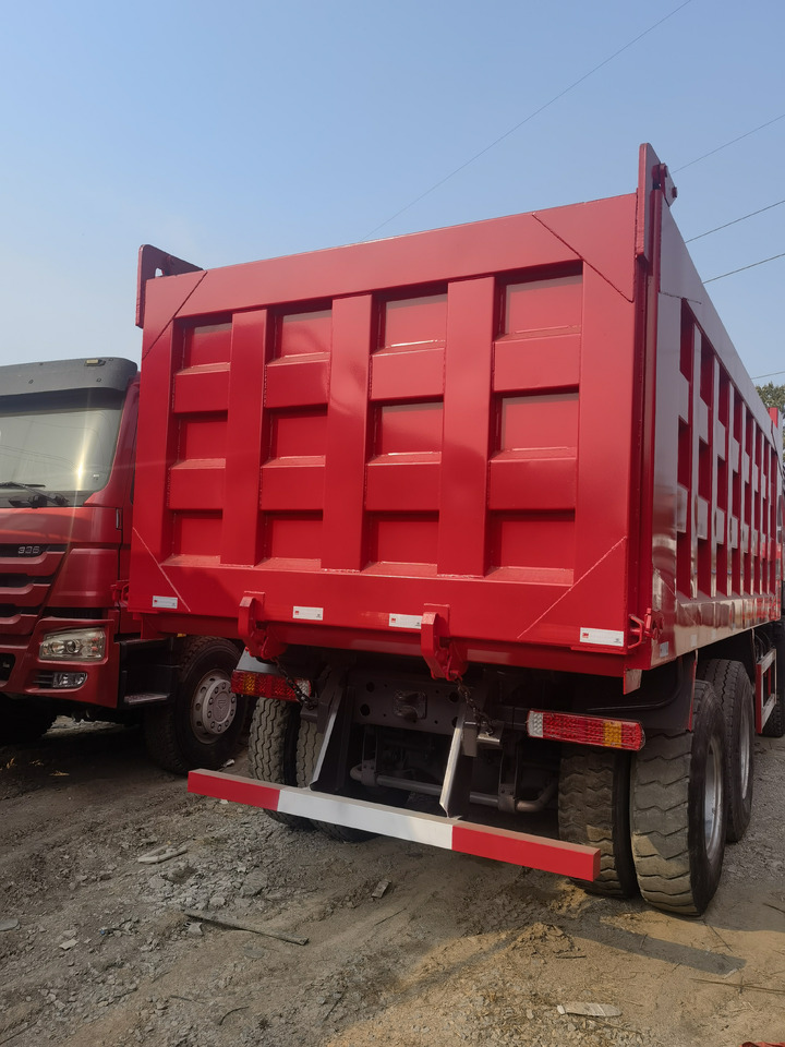 HOWO HOWO 6*4 371 dump truck - Camion benne: photos 3 HOWO HOWO 6*4 371 dump truck - Camion benne: photos 3