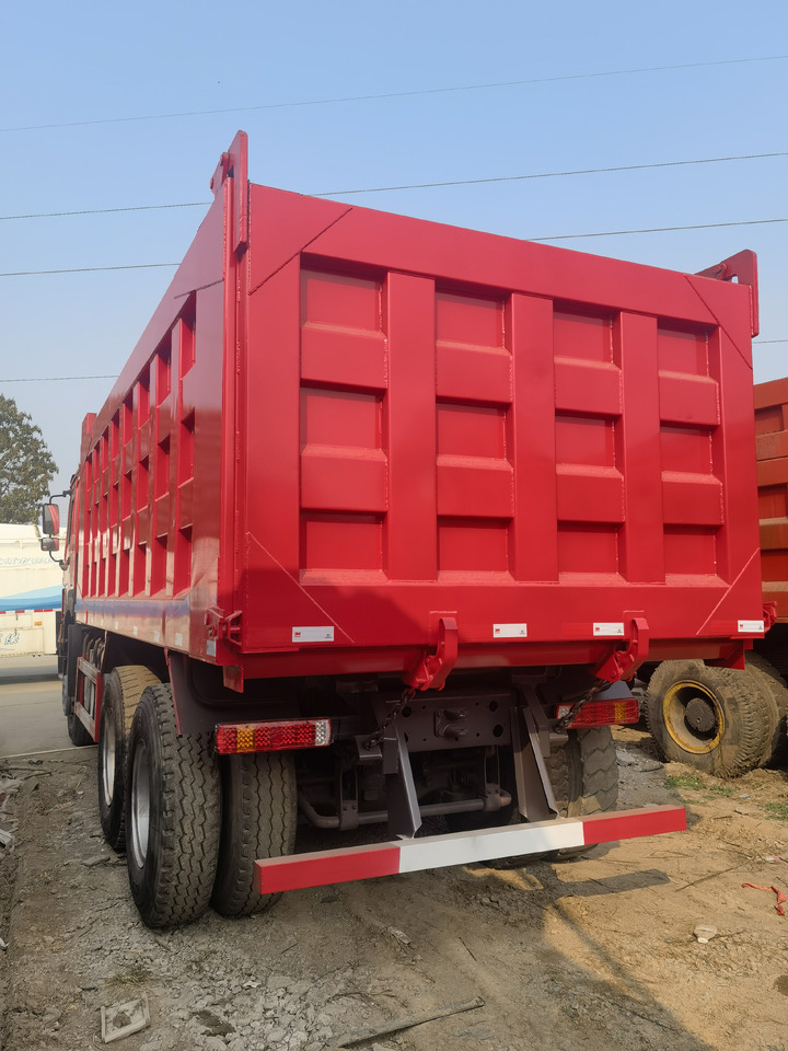 HOWO HOWO 6*4 371 dump truck - Camion benne: photos 2 HOWO HOWO 6*4 371 dump truck - Camion benne: photos 2