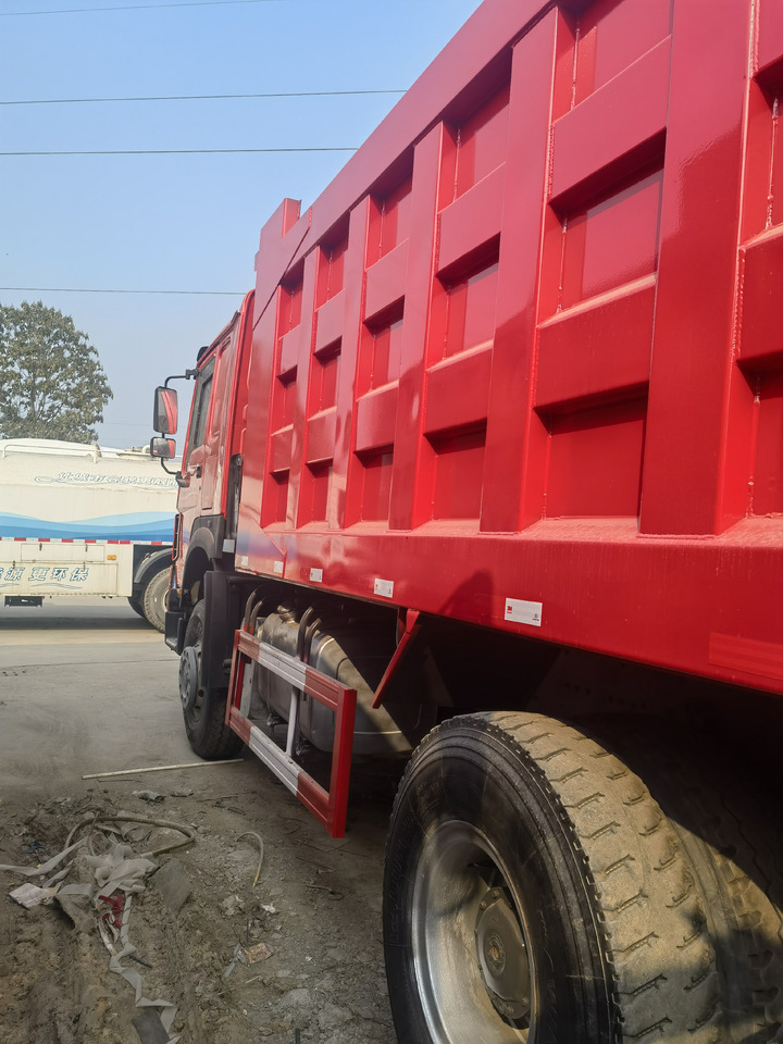 HOWO HOWO 6*4 371 dump truck - Camion benne: photos 1 HOWO HOWO 6*4 371 dump truck - Camion benne: photos 1