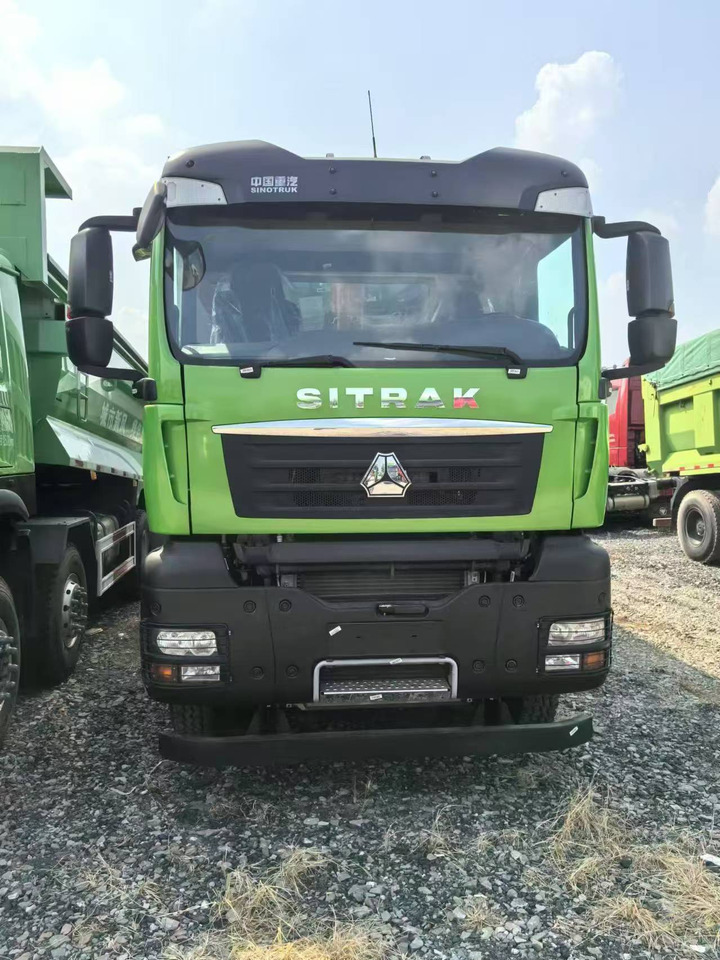 HOWO HOWO 6*6 dump truck - Camion benne: photos 1 HOWO HOWO 6*6 dump truck - Camion benne: photos 1