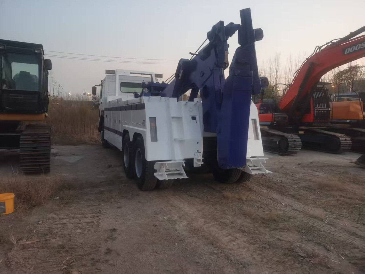 HOWO tow truck - Camion grue: photos 5 HOWO tow truck - Camion grue: photos 5