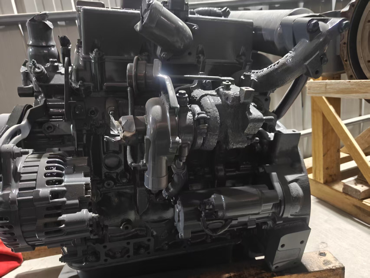 KOMATSU 4LE2 - Moteur pour Mini pelle: photos 2 KOMATSU 4LE2 - Moteur pour Mini pelle: photos 2