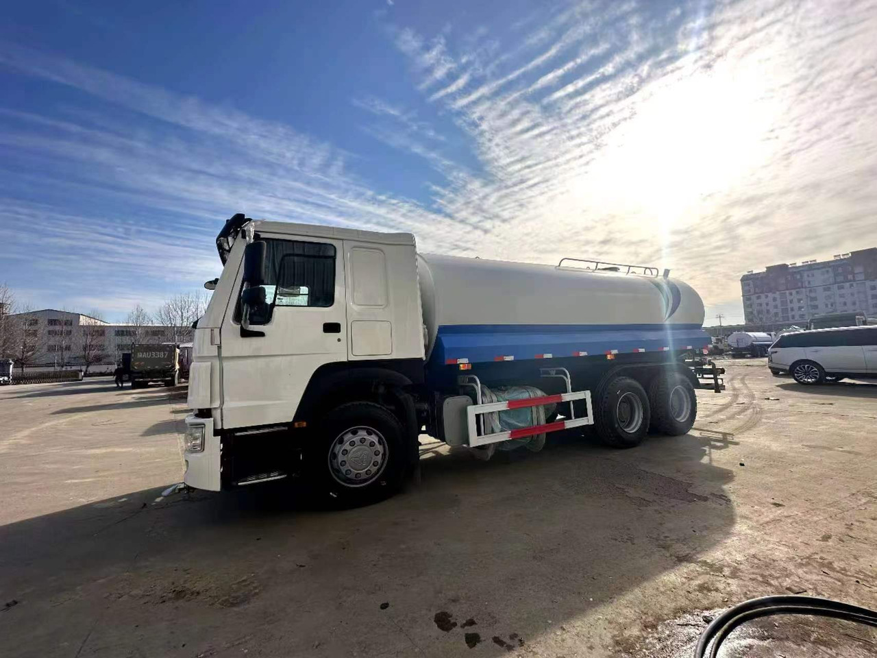 SINOTRUK 20  cubic  meters  tanker - Camion citerne: photos 4 SINOTRUK 20  cubic  meters  tanker - Camion citerne: photos 4