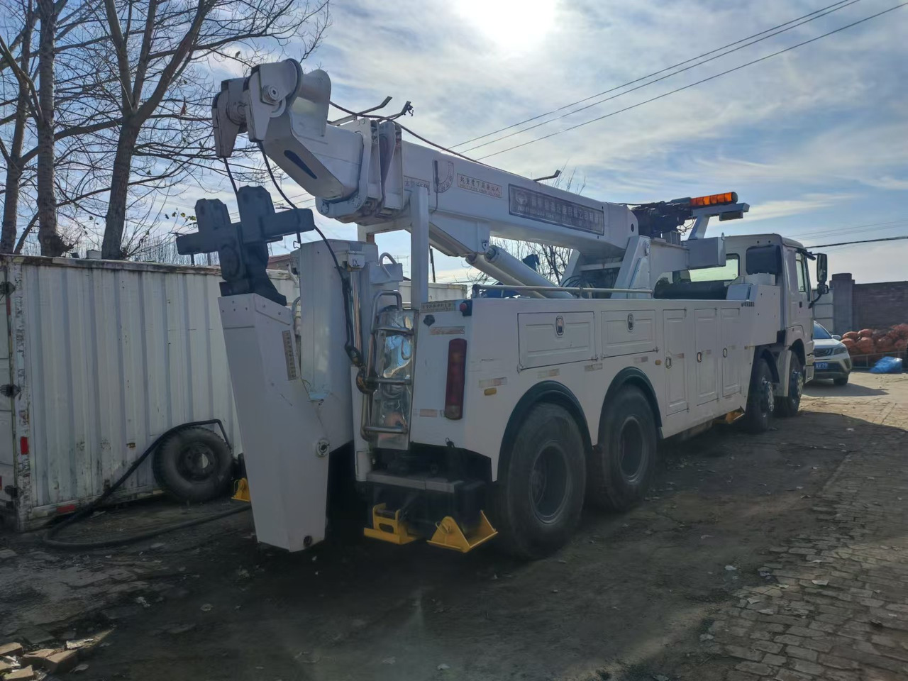 SINOTRUK 8×4,375HP - Camion grue: photos 3 SINOTRUK 8×4,375HP - Camion grue: photos 3