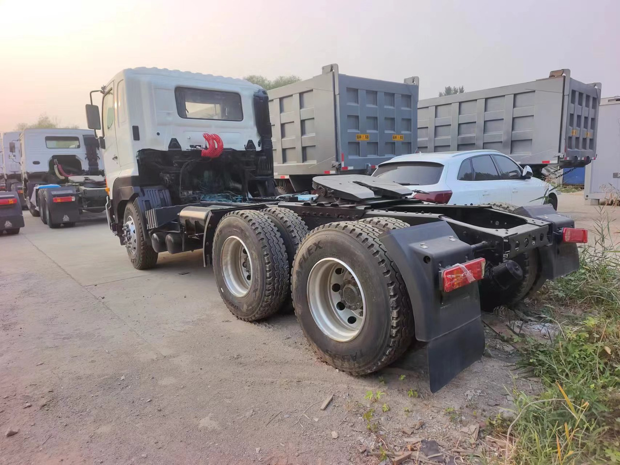 HINO HINO 700 - Tracteur routier: photos 5 HINO HINO 700 - Tracteur routier: photos 5