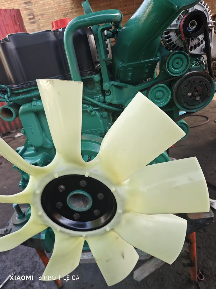 VOLVO D12D - Moteur pour Pelle: photos 5 VOLVO D12D - Moteur pour Pelle: photos 5