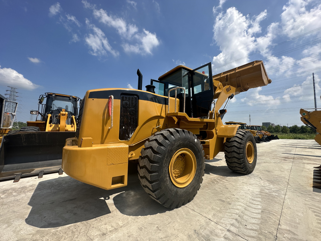 BACKHOE LOADER Used High Quality CAT 950G Wheel Loader on Hot Sale CAT in Stock for Sale - Chargeuse sur pneus: photos 3 BACKHOE LOADER Used High Quality CAT 950G Wheel Loader on Hot Sale CAT in Stock for Sale - Chargeuse sur pneus: photos 3