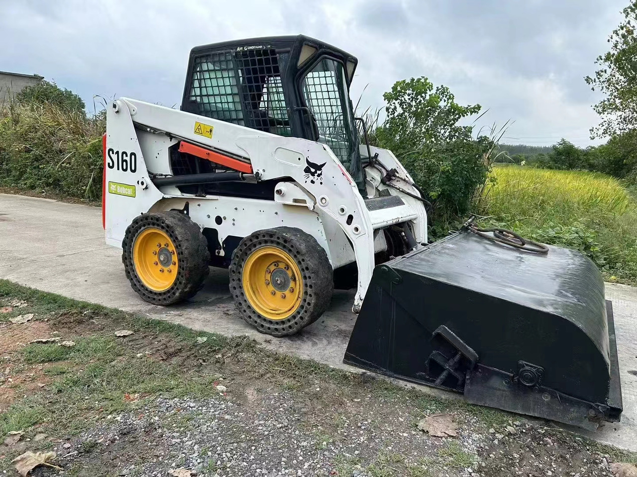 BOBCAT Second-hand Excellent Skidsteer Bobcat S160 - Mini chargeuse: photos 1 BOBCAT Second-hand Excellent Skidsteer Bobcat S160 - Mini chargeuse: photos 1