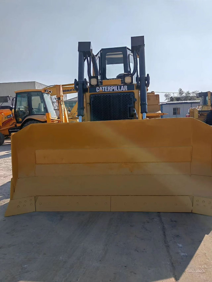 CAT Used Bulldozer D6R High Quality - Bulldozer: photos 1 CAT Used Bulldozer D6R High Quality - Bulldozer: photos 1