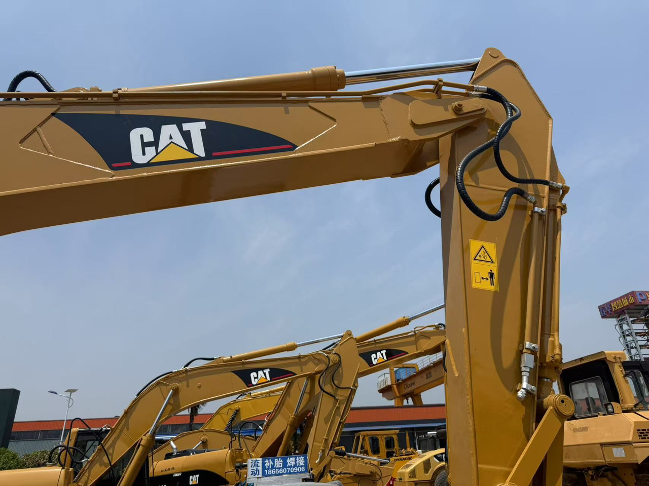 Pelle sur chenille CATERPILLAR 320B: photos 6