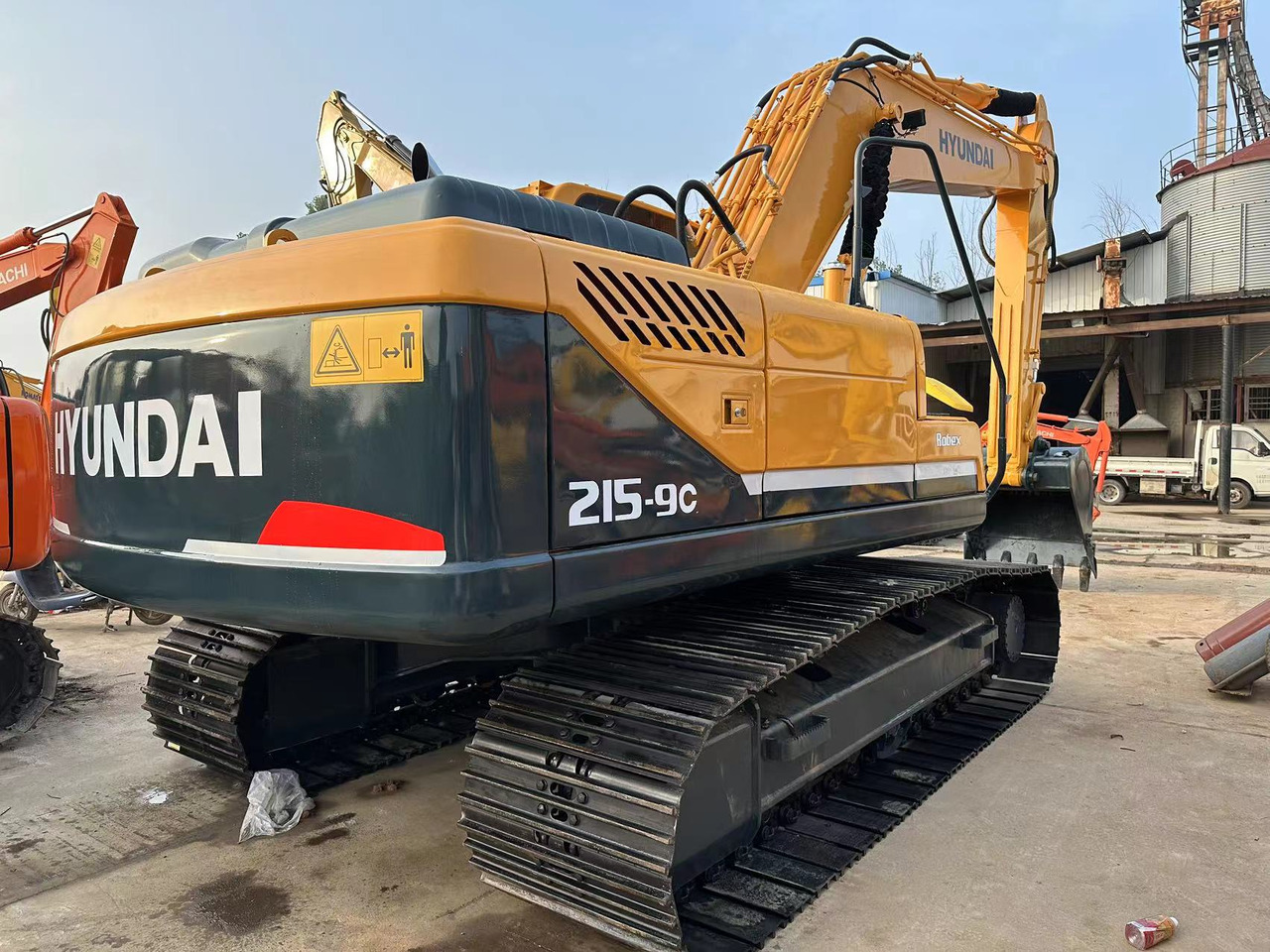 Second hand Machine Used Hyundai 215-9C 21ton - Engins de chantier: photos 4 Second hand Machine Used Hyundai 215-9C 21ton - Engins de chantier: photos 4