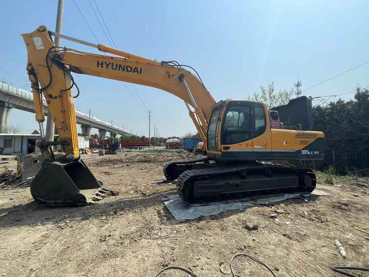 Heavy-Duty Hyundai 305 Excavator for Mining & Construction - Well-Maintained, Warranty Included - Pelle sur chenille: photos 3 Heavy-Duty Hyundai 305 Excavator for Mining & Construction - Well-Maintained, Warranty Included - Pelle sur chenille: photos 3