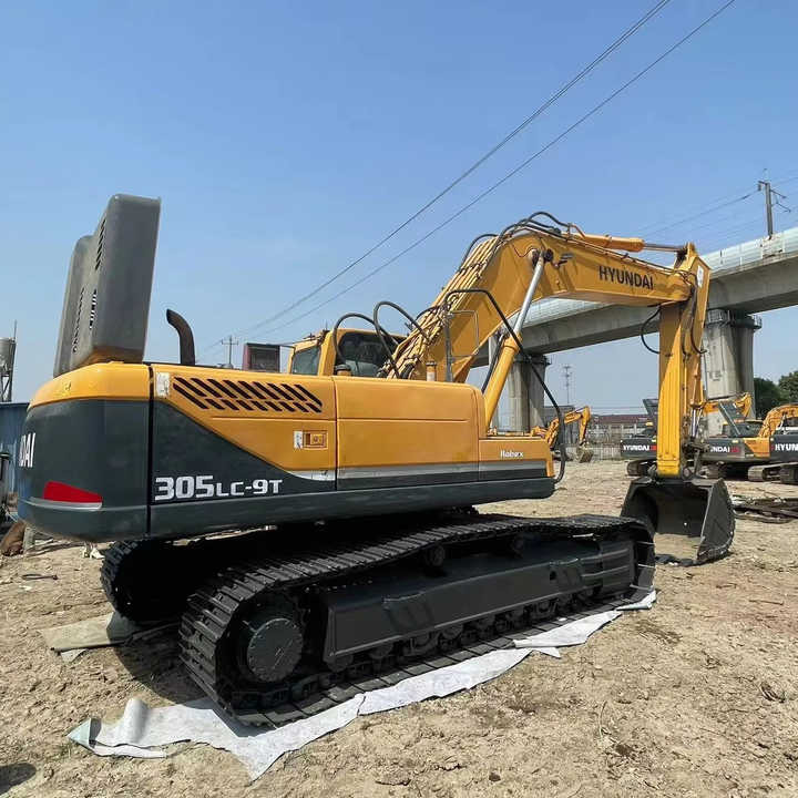 Heavy-Duty Hyundai 305 Excavator for Mining & Construction - Well-Maintained, Warranty Included - Pelle sur chenille: photos 1 Heavy-Duty Hyundai 305 Excavator for Mining & Construction - Well-Maintained, Warranty Included - Pelle sur chenille: photos 1