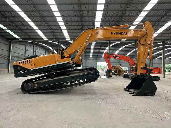Hyundai Digger 305-9vs Second Hand Korea Made High Performance Machine Hyundai Excavator for Sale - Pelle sur chenille: photos 4 Hyundai Digger 305-9vs Second Hand Korea Made High Performance Machine Hyundai Excavator for Sale - Pelle sur chenille: photos 4