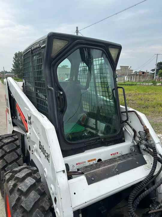 Used Bob Cat Bob Cat S160 Used Mini Skid Steer Wheel Loader Multifunctional Track Loaders Bobcat S160 2.7 Ton - Chargeuse sur pneus: photos 2 Used Bob Cat Bob Cat S160 Used Mini Skid Steer Wheel Loader Multifunctional Track Loaders Bobcat S160 2.7 Ton - Chargeuse sur pneus: photos 2