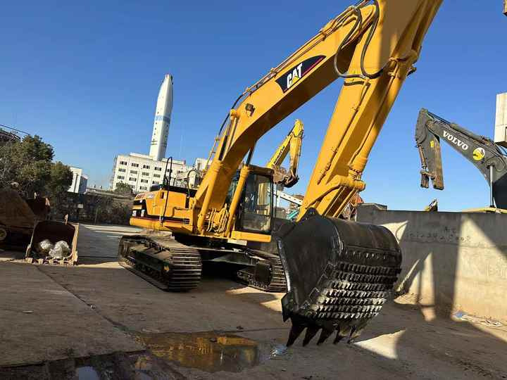 Used Digger CAT 325BL Construction Machinery Construction Digger Used CAT 325BL Cheap Excavator - Pelle sur chenille: photos 5 Used Digger CAT 325BL Construction Machinery Construction Digger Used CAT 325BL Cheap Excavator - Pelle sur chenille: photos 5