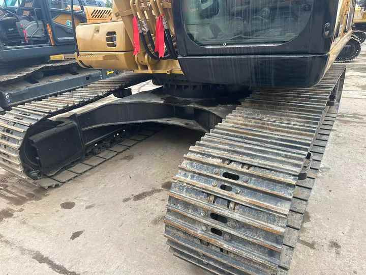 Used Excavator Caterpillar CAT320c Small and Medium-sized Original Excavator CAT320c for Sale - Pelle sur chenille: photos 4 Used Excavator Caterpillar CAT320c Small and Medium-sized Original Excavator CAT320c for Sale - Pelle sur chenille: photos 4