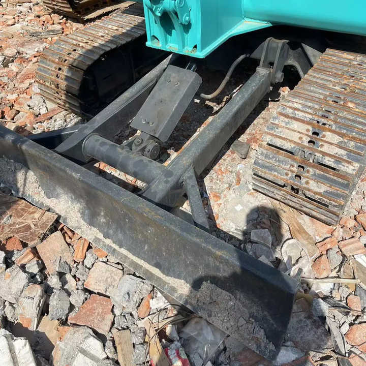 Used High-quality Original Japan Kobelco SK60 Crawler Excavator in Hefei - Pelle: photos 4 Used High-quality Original Japan Kobelco SK60 Crawler Excavator in Hefei - Pelle: photos 4