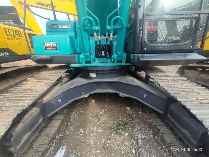 Used Japan Brand Kobelco SK260-8 Hydraulic Digger High Quality Kobelco Sk200 260 Crawler Excavator in Stock on Sale - Pelle: photos 5 Used Japan Brand Kobelco SK260-8 Hydraulic Digger High Quality Kobelco Sk200 260 Crawler Excavator in Stock on Sale - Pelle: photos 5
