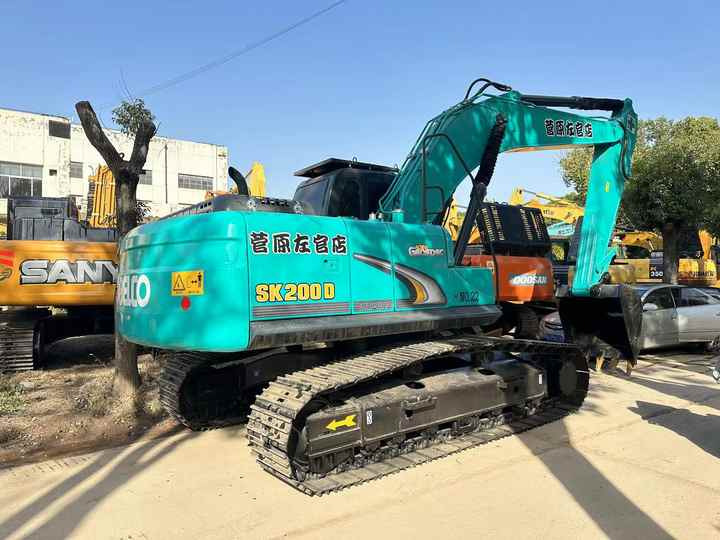 Used Japan Kobelco SK200-8 Crawler Excavator New Arrival Earth-moving Machine for Sale - Pelle: photos 4 Used Japan Kobelco SK200-8 Crawler Excavator New Arrival Earth-moving Machine for Sale - Pelle: photos 4
