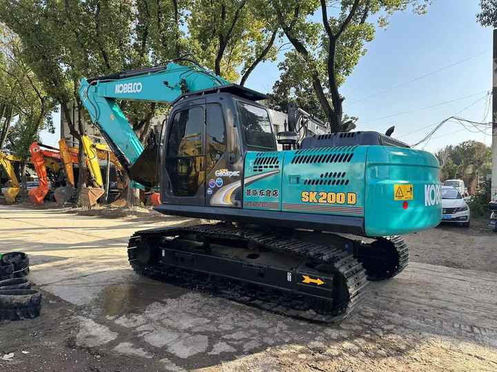 Used Japan Original Brand Kobelco Sk200-8 Excavator in High Quality for Sale High Working Efficiency - Pelle: photos 3 Used Japan Original Brand Kobelco Sk200-8 Excavator in High Quality for Sale High Working Efficiency - Pelle: photos 3