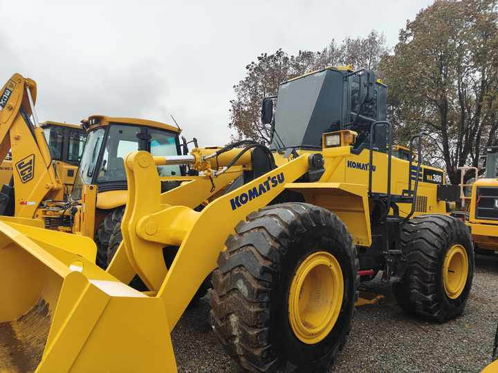 Used komatsu WA380-3 Wheel Loader Hot Sale Original Japan Brand Koamtsu Wheel Loader for Sale - Chargeuse sur pneus: photos 5 Used komatsu WA380-3 Wheel Loader Hot Sale Original Japan Brand Koamtsu Wheel Loader for Sale - Chargeuse sur pneus: photos 5