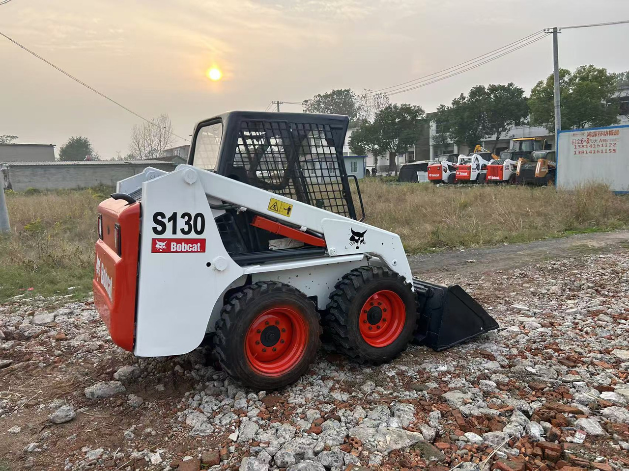BOBCAT S130 - Mini chargeuse: photos 3 BOBCAT S130 - Mini chargeuse: photos 3