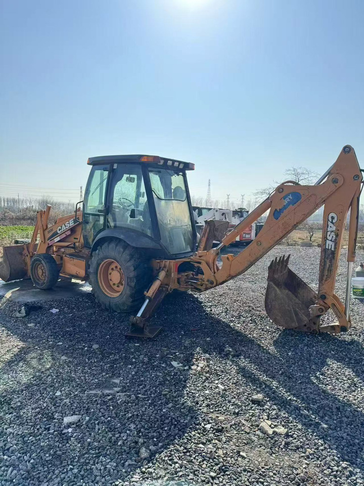 CASE 580M - Tractopelle: photos 4 CASE 580M - Tractopelle: photos 4