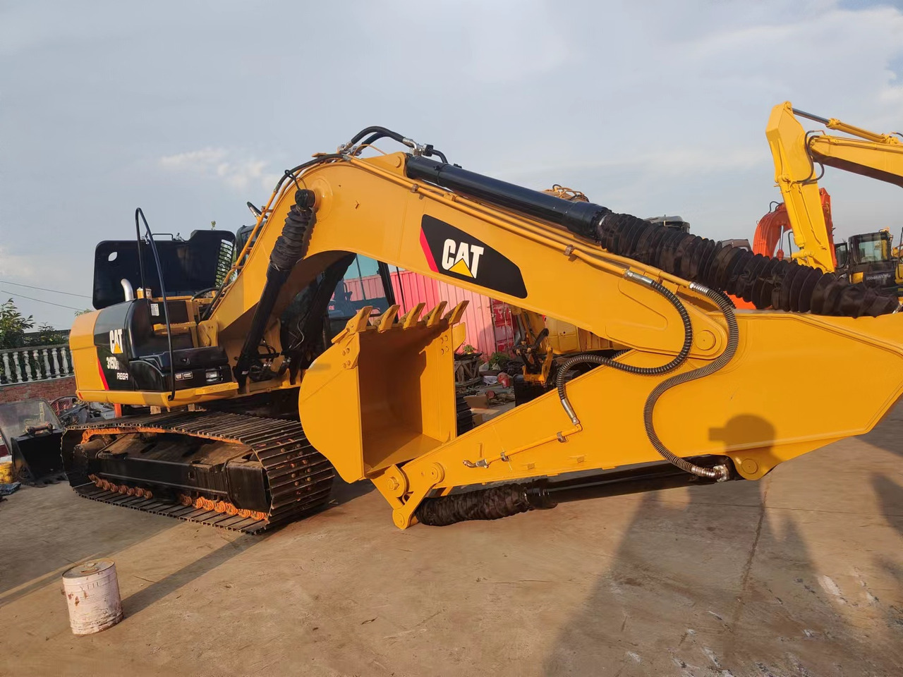 CATERPILLAR 315D - Pelle sur chenille: photos 3 CATERPILLAR 315D - Pelle sur chenille: photos 3