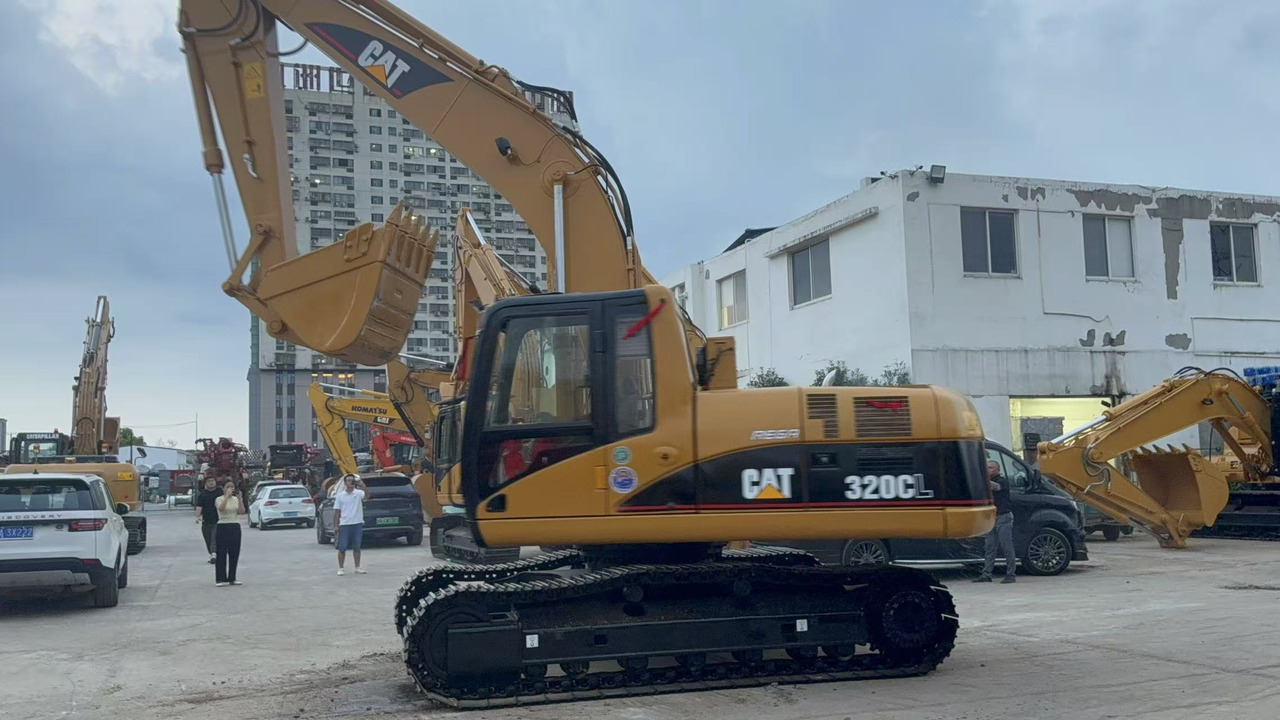 CATERPILLAR 320C - Pelle sur chenille: photos 2 CATERPILLAR 320C - Pelle sur chenille: photos 2