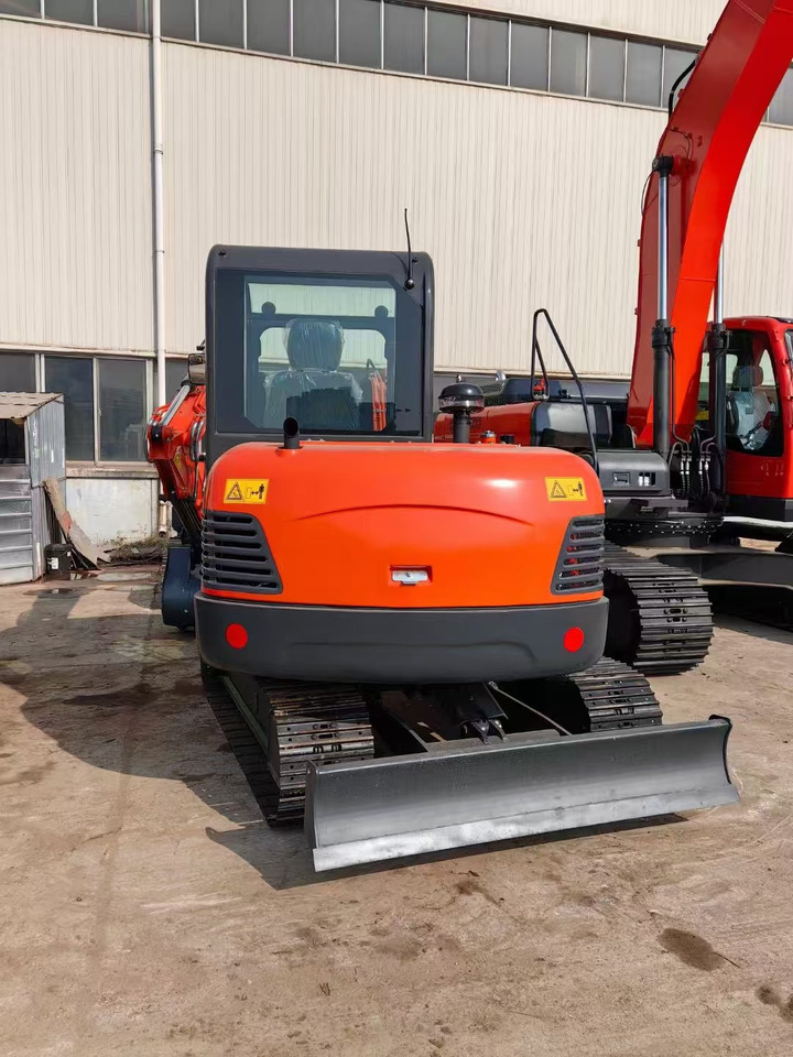DOOSAN DH60-7 - Pelle sur chenille: photos 3 DOOSAN DH60-7 - Pelle sur chenille: photos 3