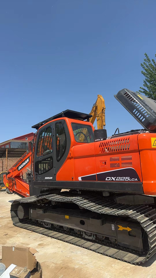 DOOSAN DX225LC-7 - Pelle sur chenille: photos 3 DOOSAN DX225LC-7 - Pelle sur chenille: photos 3