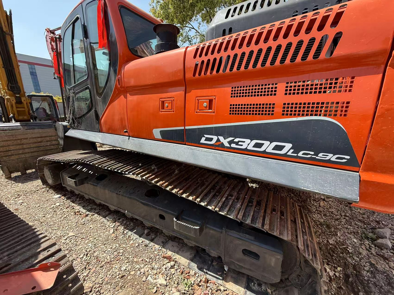 DOOSAN DX300LC-9C - Pelle sur chenille: photos 2 DOOSAN DX300LC-9C - Pelle sur chenille: photos 2