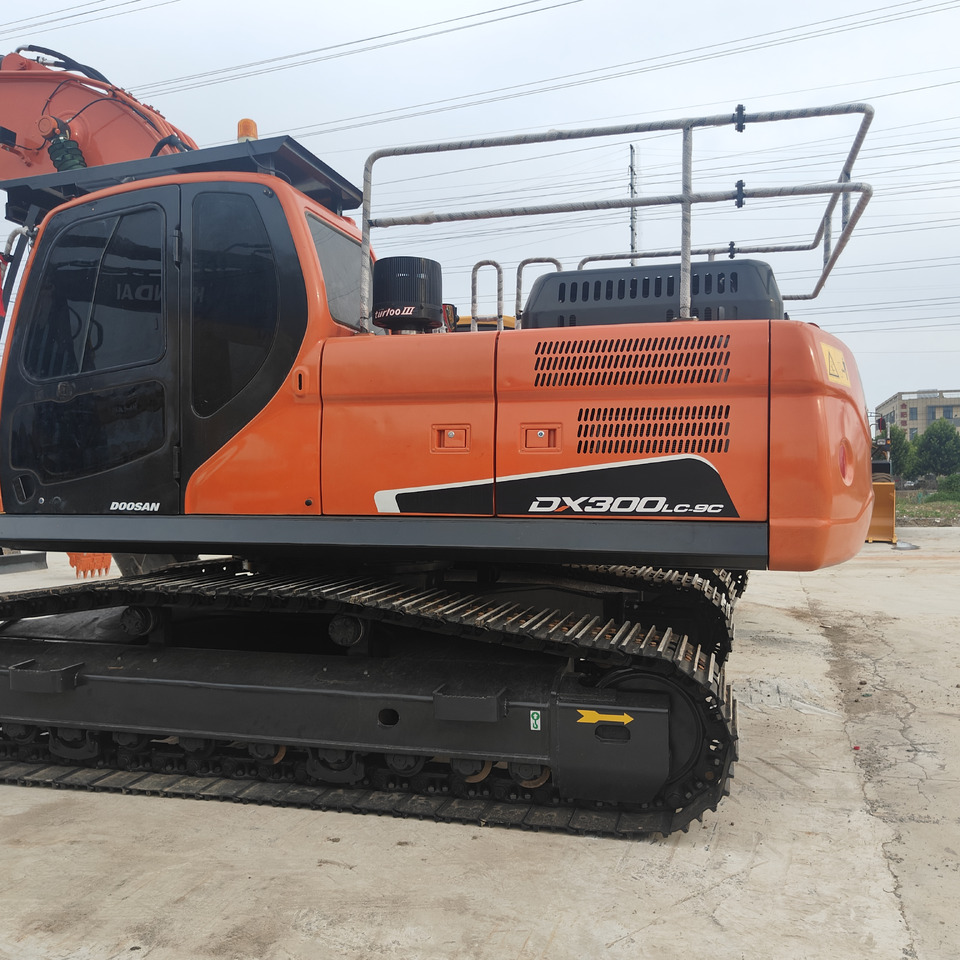 DOOSAN DX300LC-9C - Pelle sur chenille: photos 3 DOOSAN DX300LC-9C - Pelle sur chenille: photos 3