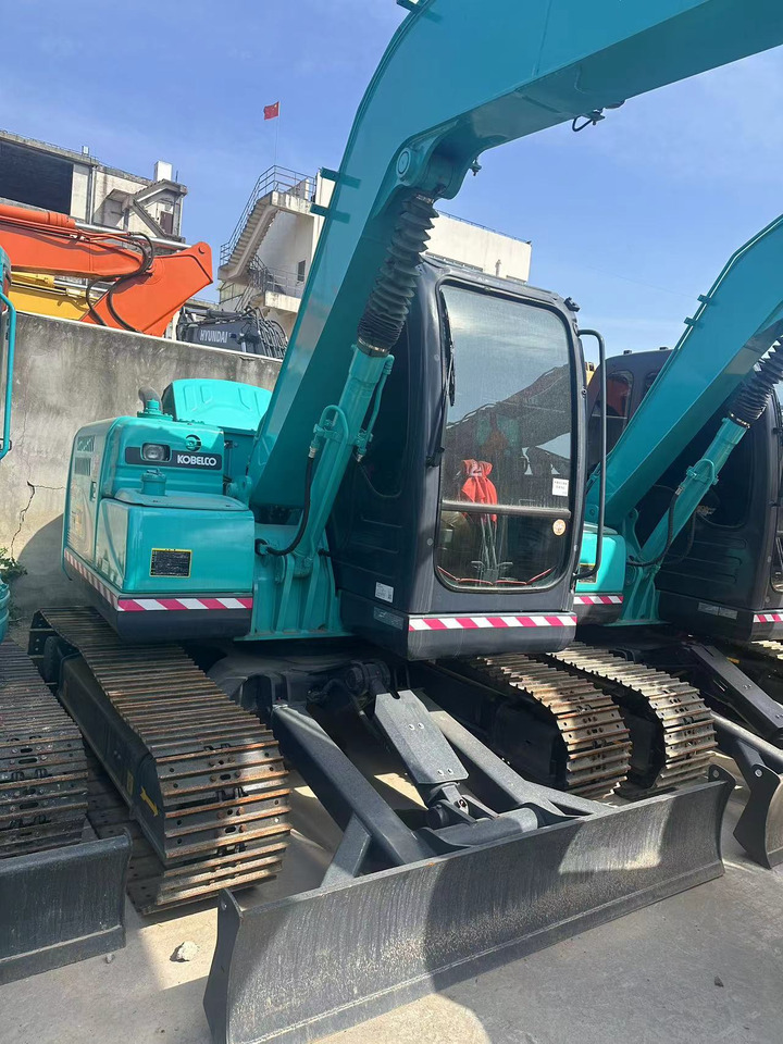 KOBELCO SK75 - Mini pelle: photos 1 KOBELCO SK75 - Mini pelle: photos 1